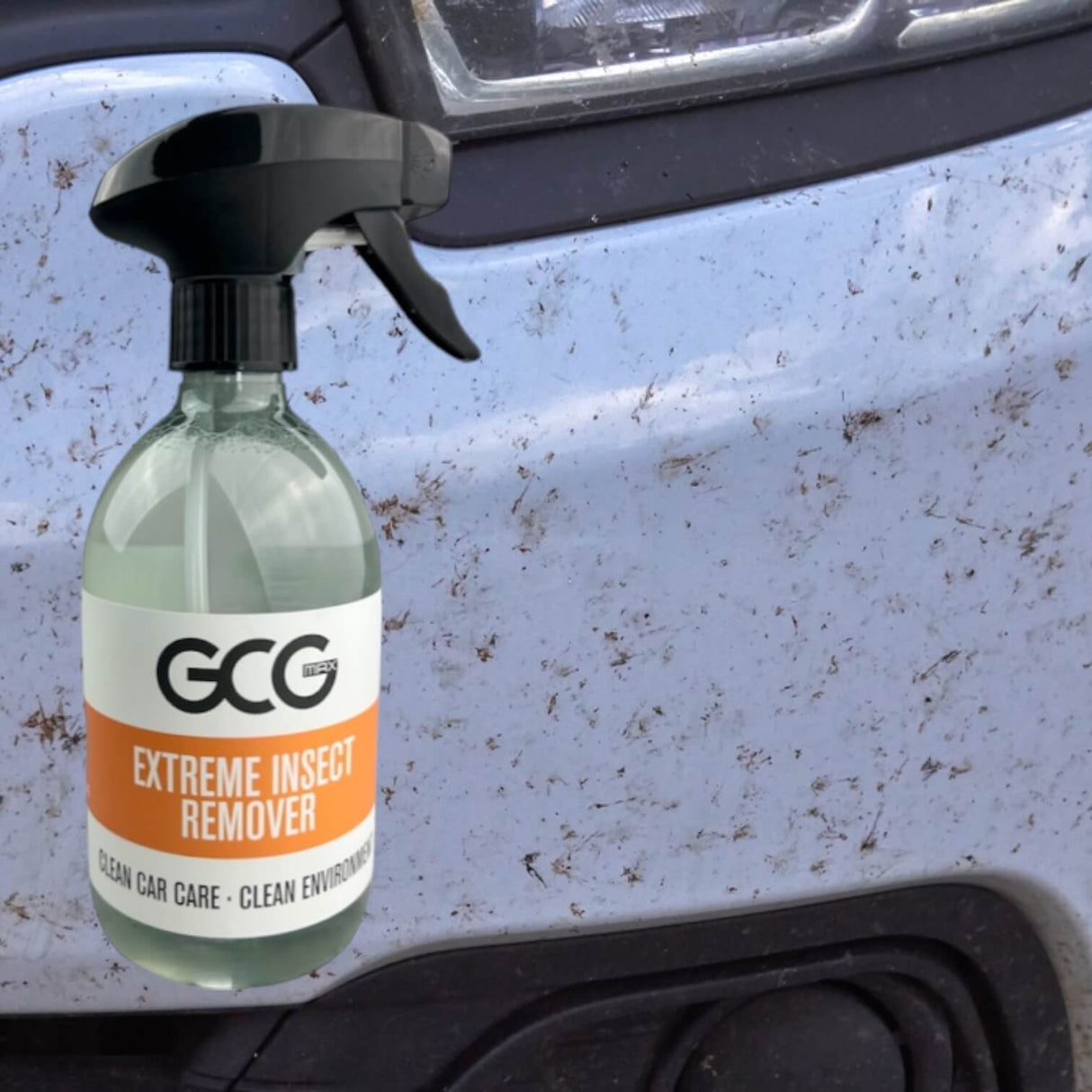GCG MAX Extreme Insektenentferner Sprühflasche auf schmutzigem Auto.