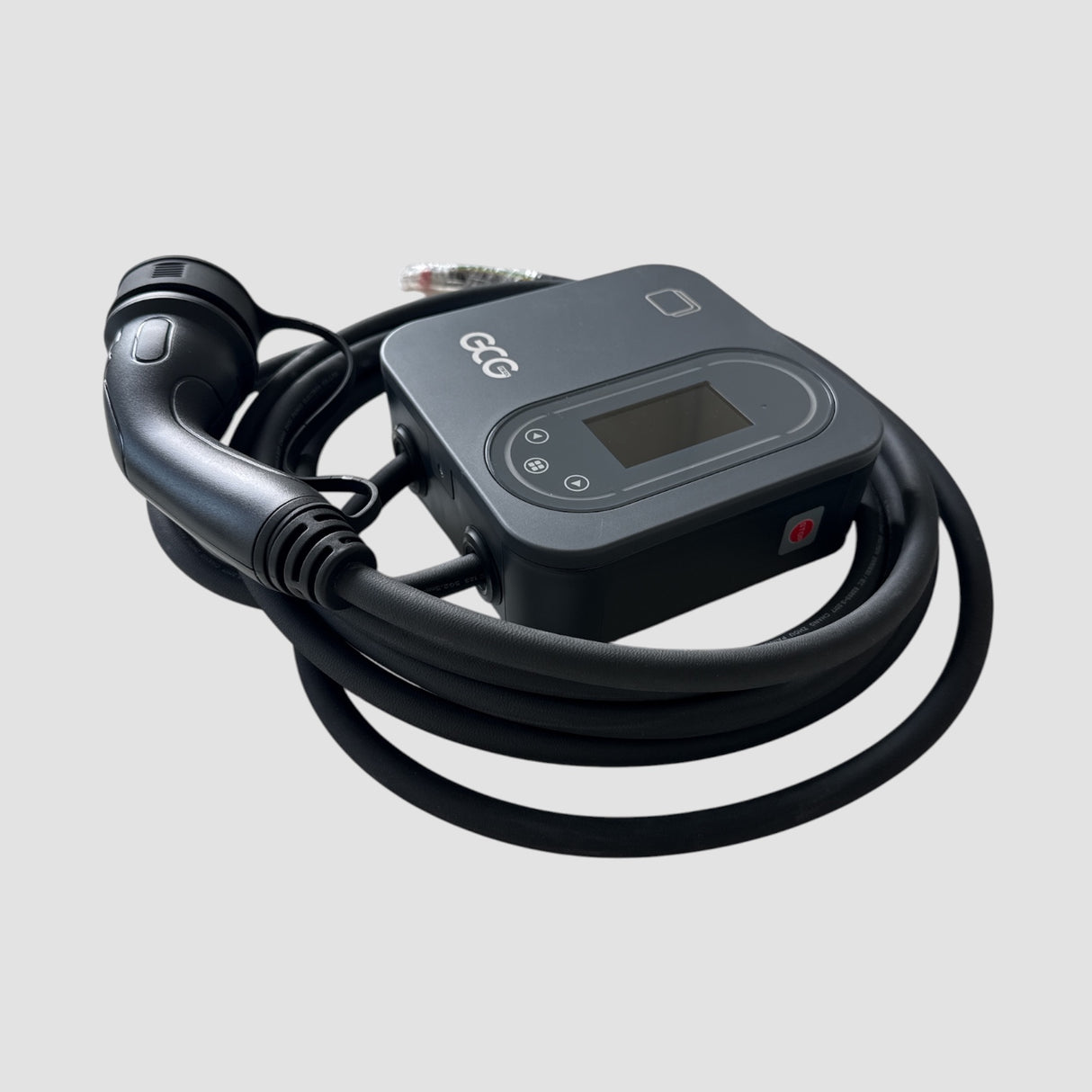 GCG MAX Ladestation mit Typ-2-Stecker und Kabel.