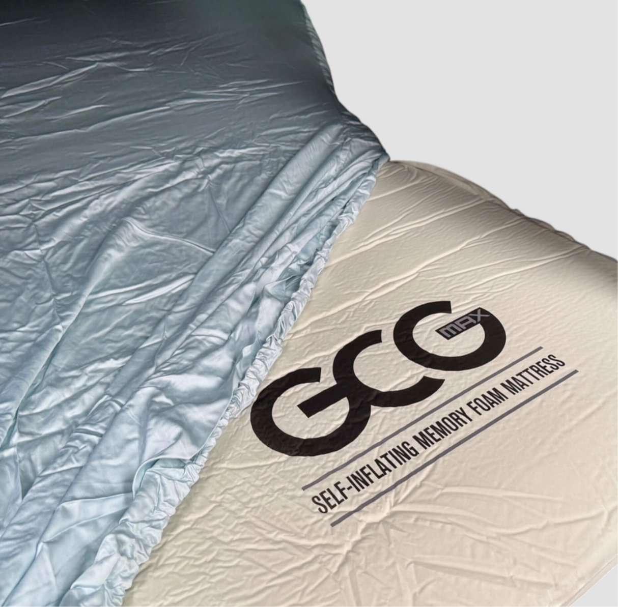 GCG Max Bambus-Laken auf GCG Max Premium Luftmatratze mit Memory-Schaum montiert