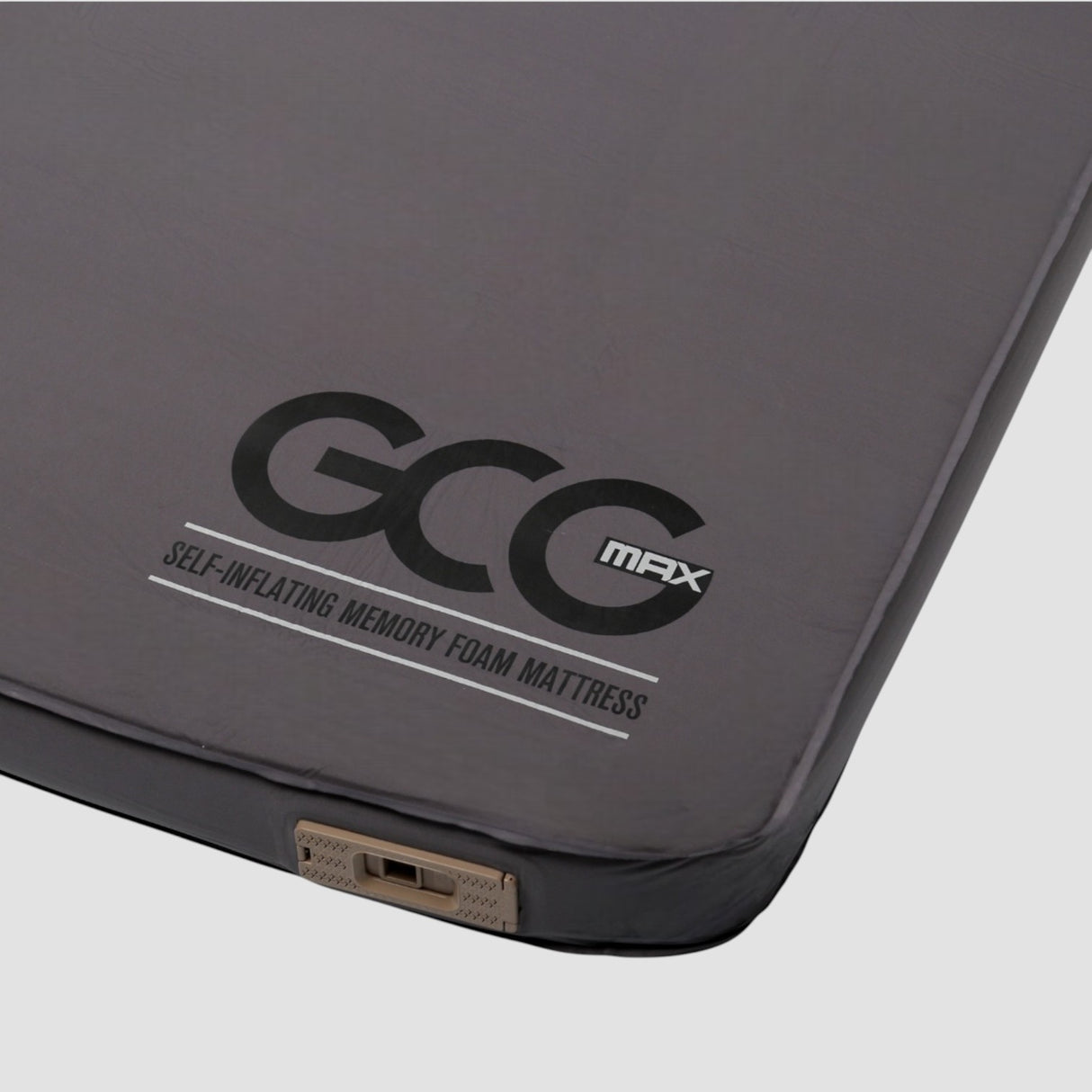 GCG MAX Komfort selbstaufblasbare Luftmatratze mit Memory-Schaum, Nahaufnahme der Ecke.