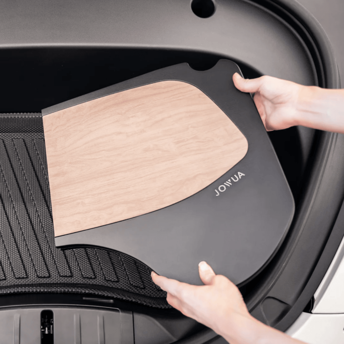 Klappbarer Tisch in Carbon-Look mit Getränkehalter für Tesla Model S/3/X/Y.