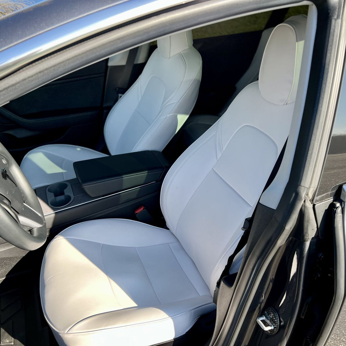 Komplettes Set weiße Sitzbezüge für Tesla Model Y Innenraum