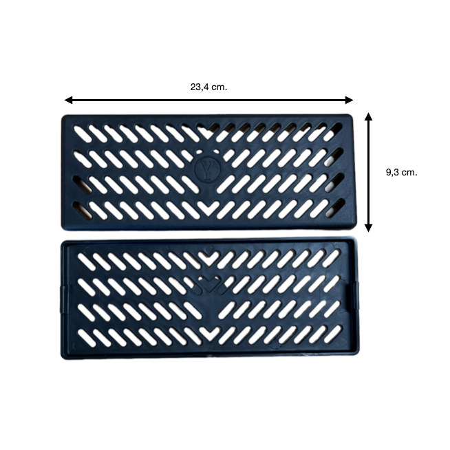 Målskitse af de to sorte ventilations-covers med dimensioner 23,4 cm og 9,3 cm på hvid baggrund