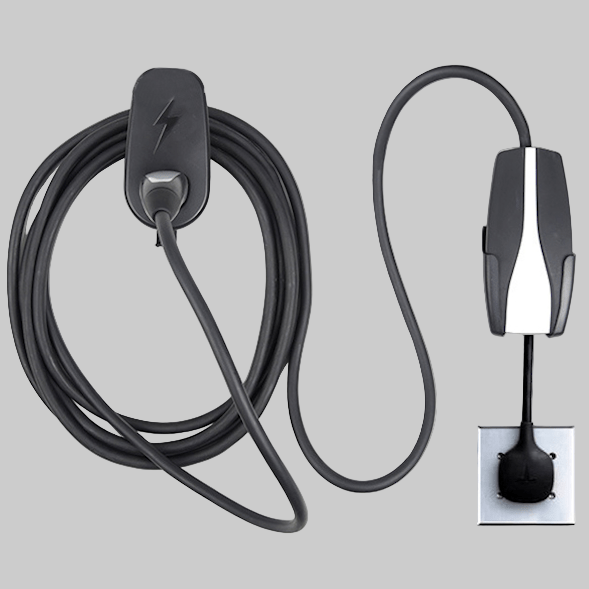 Montierter Halter für Ladestation und Typ-2-Kabel