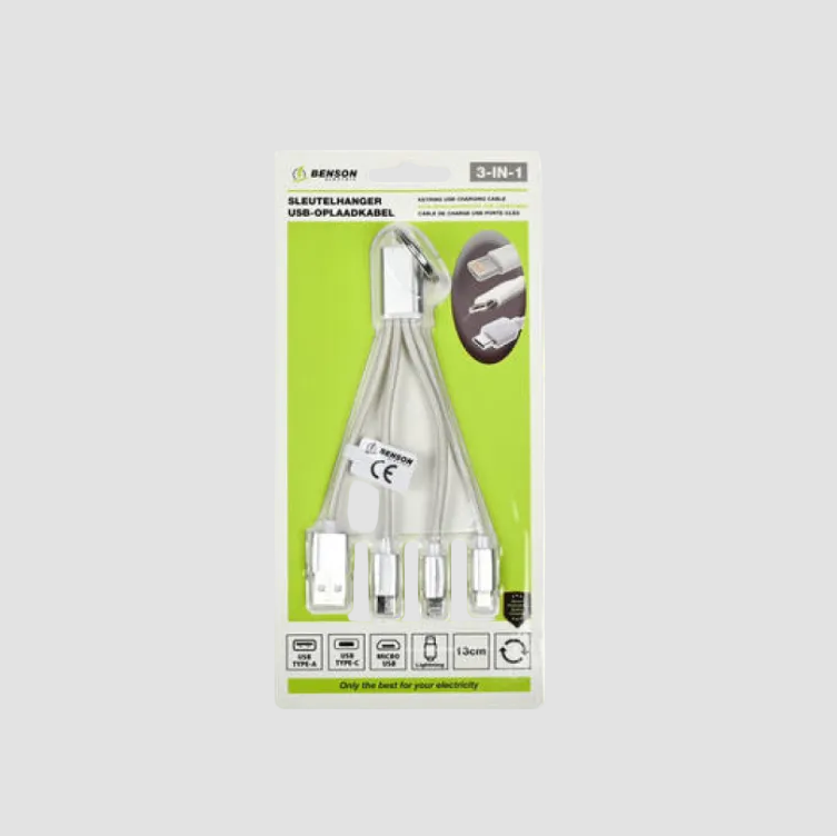 Schlüsselanhänger mit mehreren USB-Anschlüssen, verpackt in grüner Verpackung.