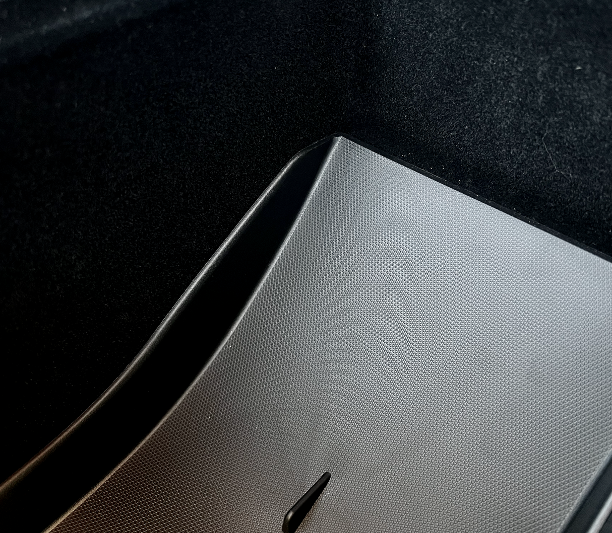 Smart Box/Unterlage - passend für Model Y (unter der Armlehne)