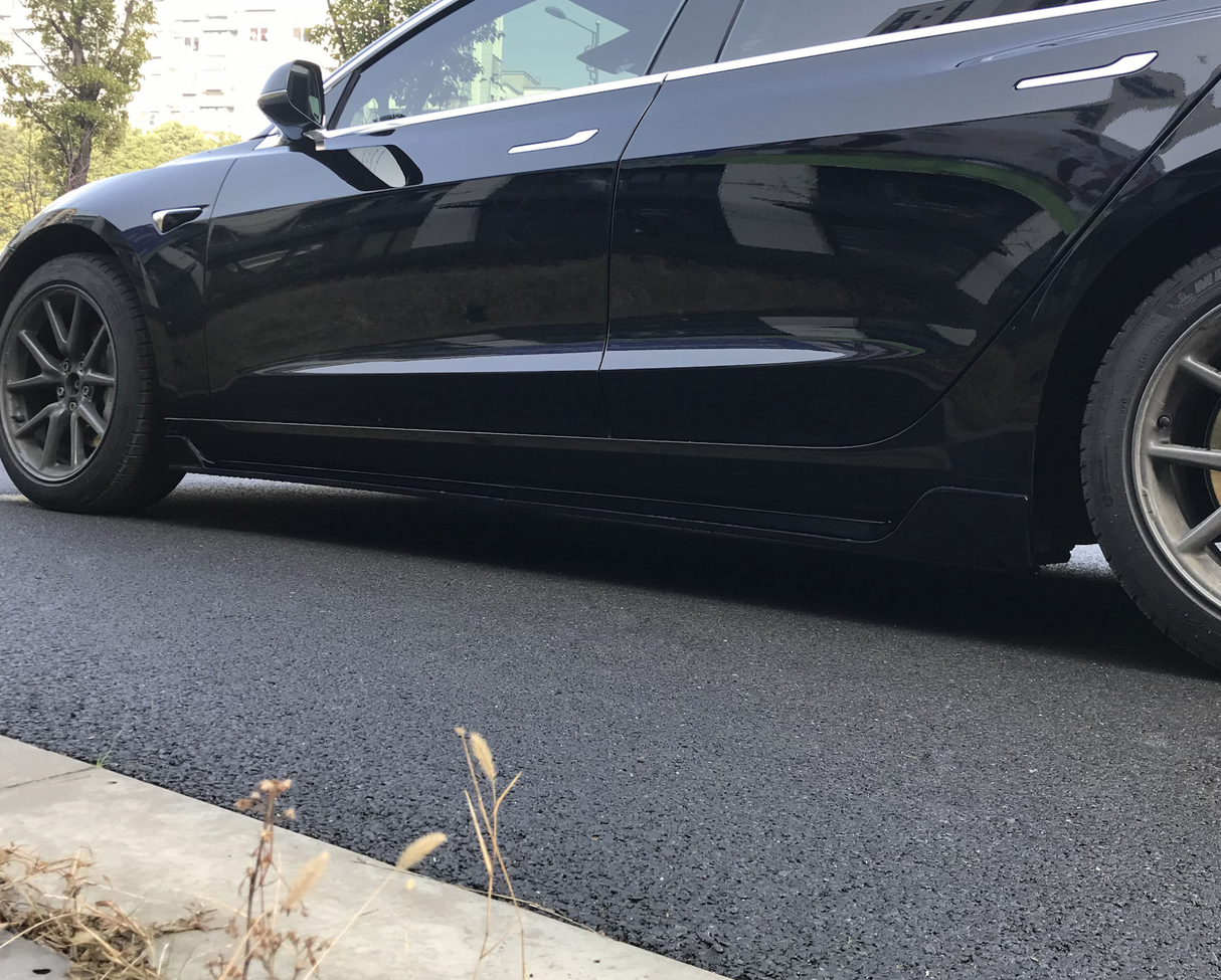 Komplettes Bodykit in mattschwarz - passend für Tesla Model 3