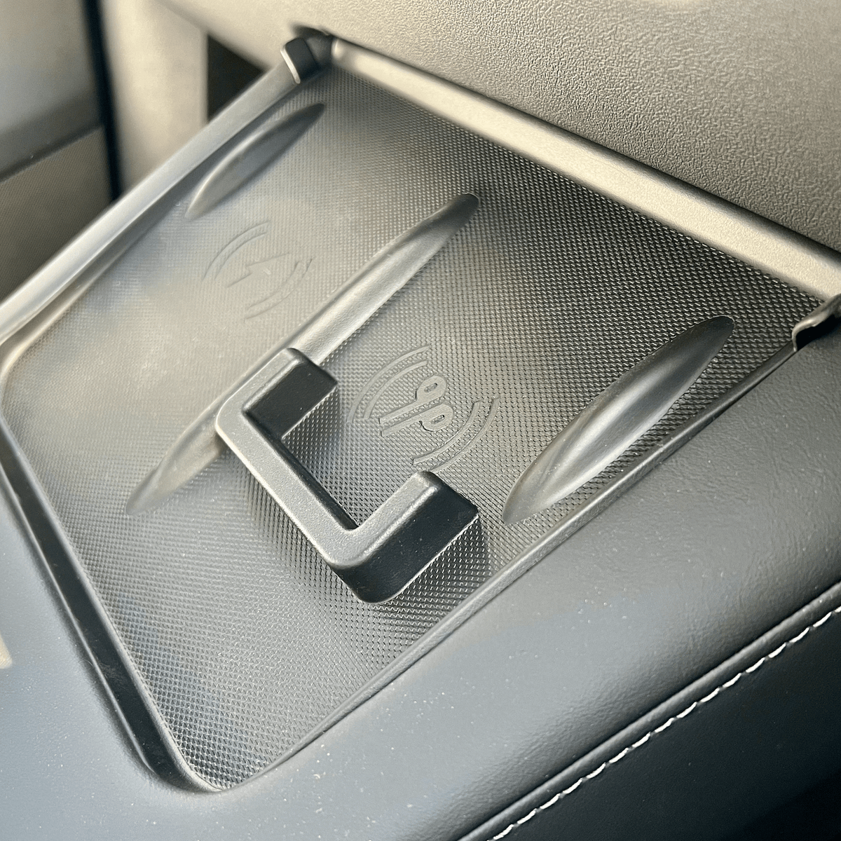 Cover til trådløs oplader til Tesla Model 3/Y – billede 2