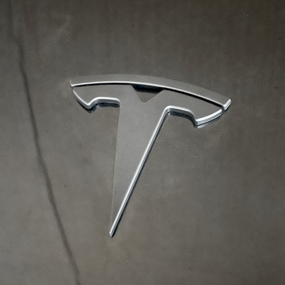 Tesla-Emblem
