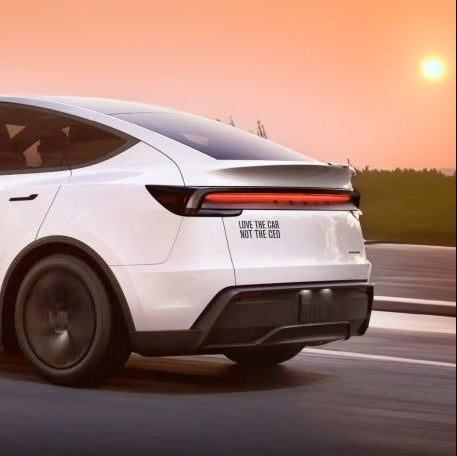Aufkleber für Tesla – "Love The Car - Not The CEO"