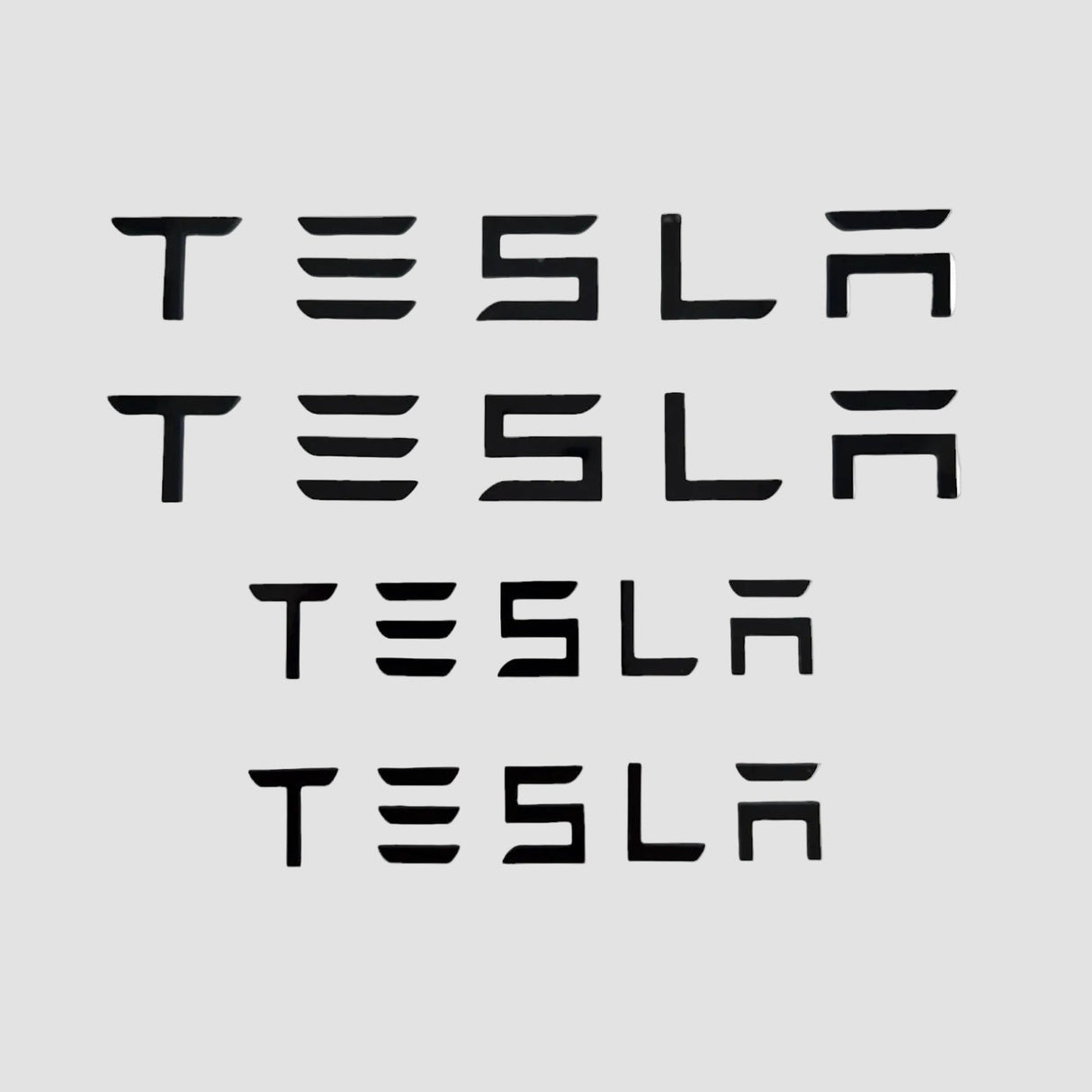 Tesla-Buchstaben, die anstelle des Logos am Auto verwendet werden können
