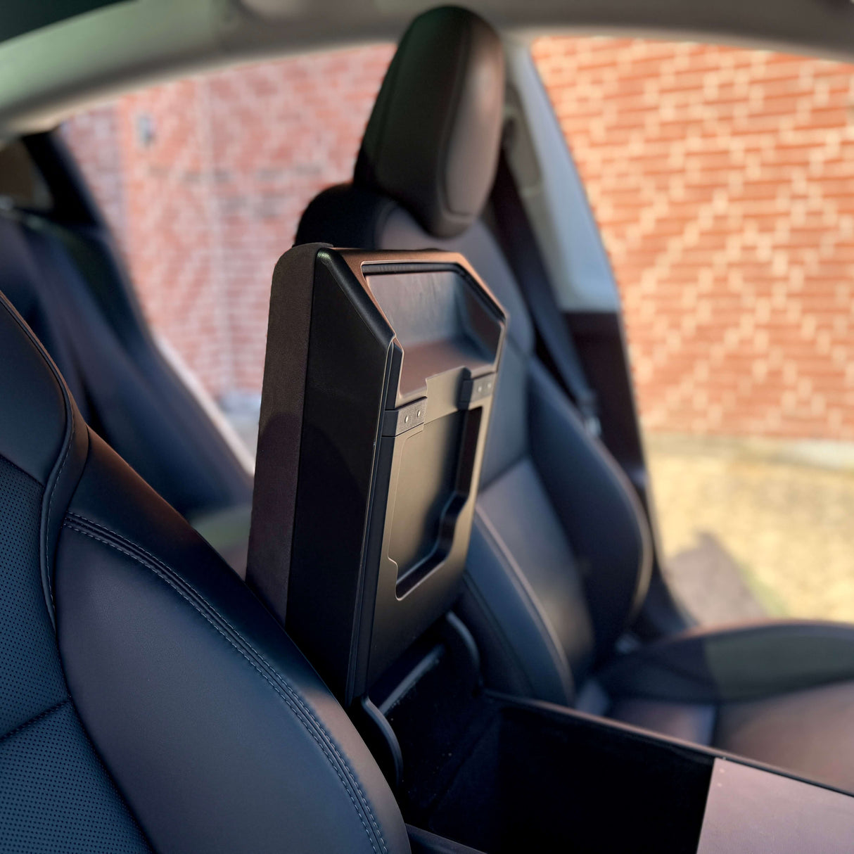Alcantara-Armlehne mit integriertem Aufbewahrungsfach - Tesla Model 3/Y