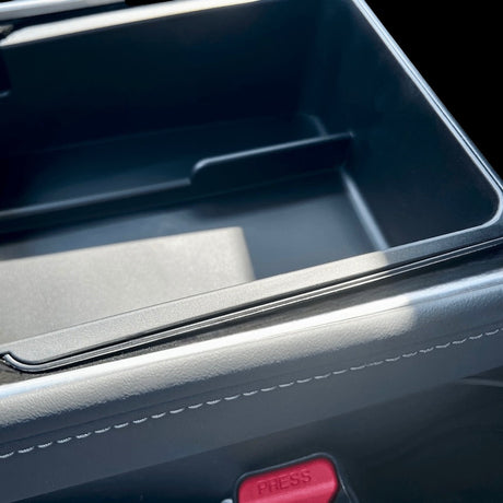 Aufbewahrungsbox für die Armlehne in Schwarz für Tesla Model 3/Y.