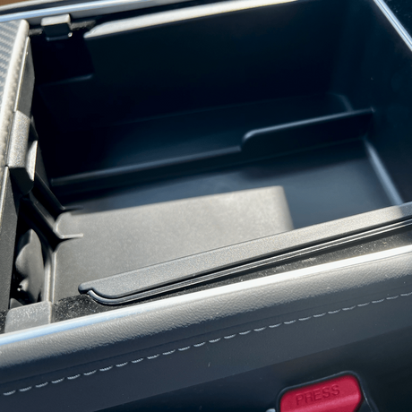 Sind Sie auf der Suche nach Zubehör für Elektroautos? Bei GreenCarGear haben wir alles von Autopflegeprodukten, Ladegeräten für Elektroautos, Zubehör für das Laden zu Hause und vieles mehr. Sie finden alles an Tesla-Zubehör, VW ID 4-Zubehör und Ford Mustang Mach E-Zubehör.