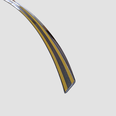 Rückseite des BYD Seal Spoilers mit starkem doppelseitigem Klebeband, bereit zur Montage