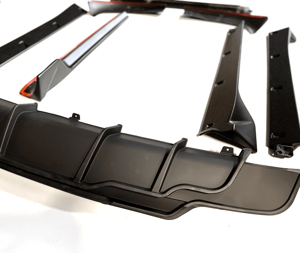 Komplettes Bodykit in mattschwarz - passend für Tesla Model 3
