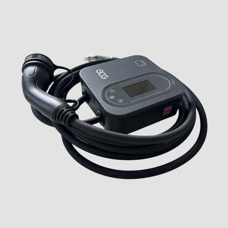 GCG MAX Ladestation mit Typ-2-Stecker und Kabel.