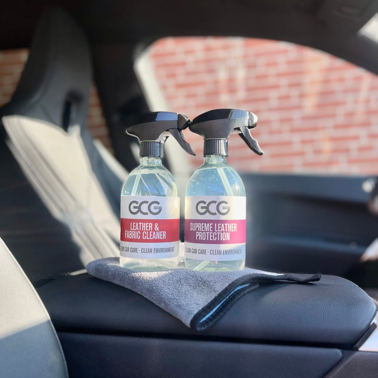 GCG MAX Sitzpflege-Set mit Leather & Fabric Cleaner und Supreme Leather Protection.