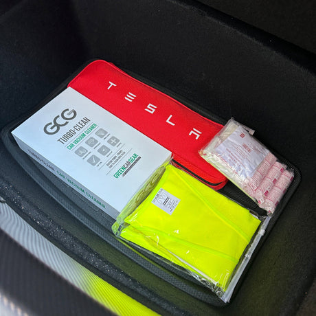 Bild von der GCG MAX Matte für das untere Fach im Kofferraum des Tesla Model 3 Highland.