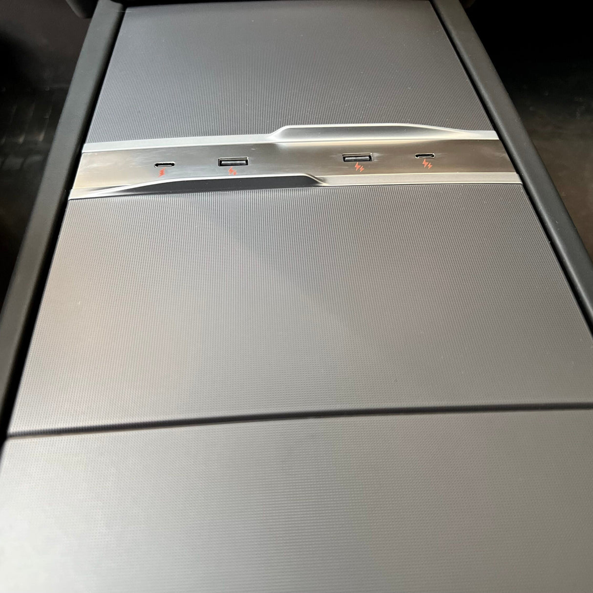 USB-Hub für Tesla Model 3/Y
