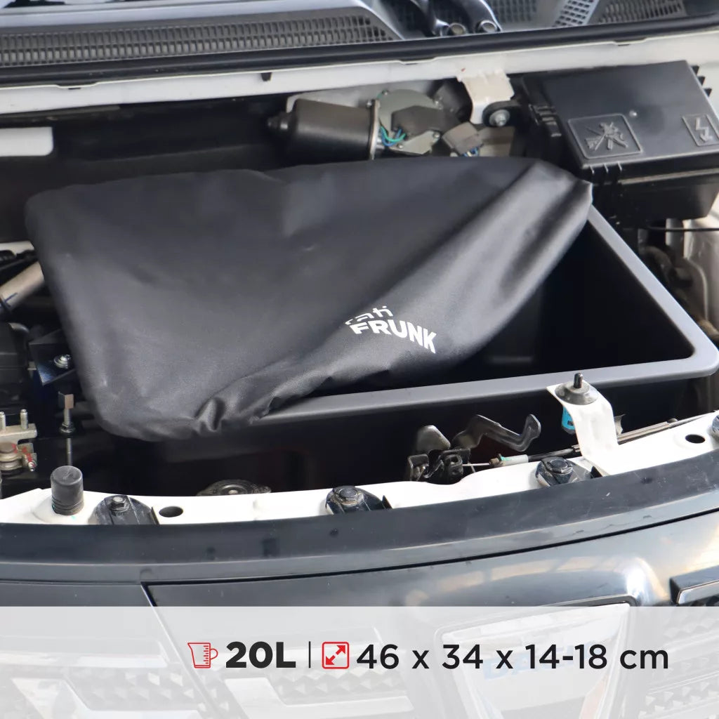 Rati Frunk-Aufbewahrungsbox für Dacia Spring mit 20L Fassungsvermögen, misst 46x34x14-18 cm.