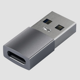 ein USB-A- zu USB-C-Eingang.