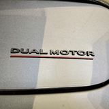 Dual Motor Emblem (verschiedene Farben)