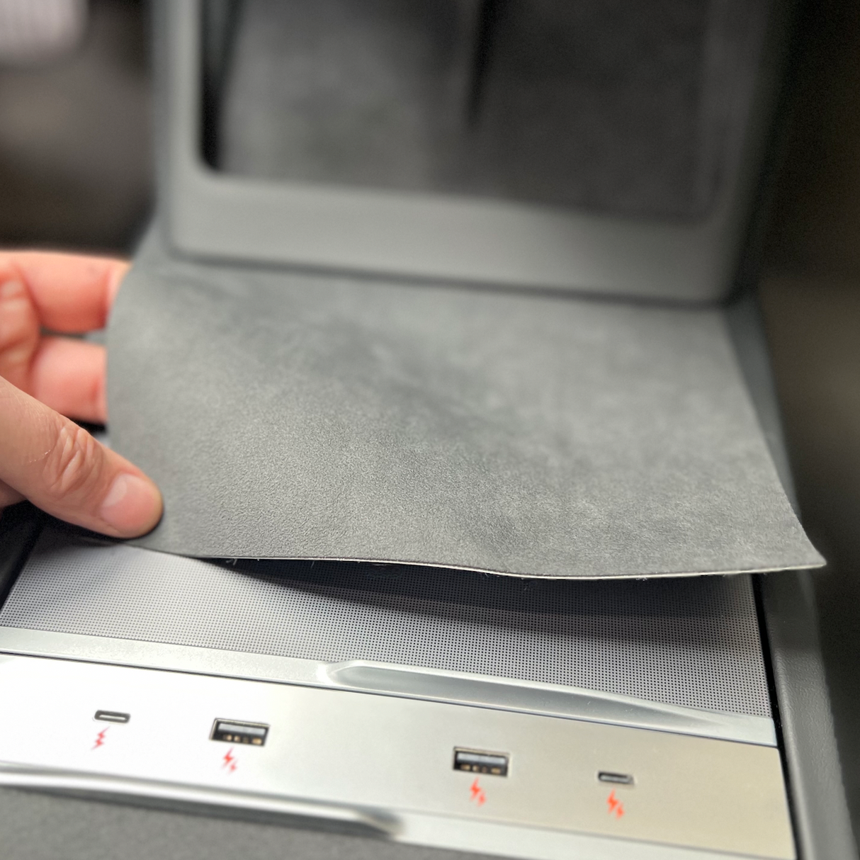 Folie-Cover für die Mittelkonsole – Tesla Model 3/Y