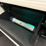 Staubsauger für das Auto, der in das Handschuhfach passt