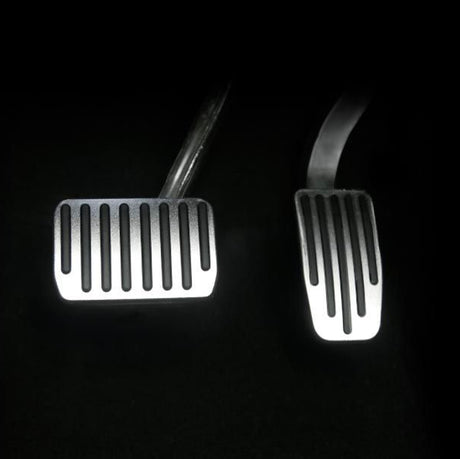 schwarzes Bild von Aluminium-Pedalen für Tesla