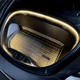 LED-Lichtleiste für den Kofferraum eines Tesla Model 3/Y mit Matte.