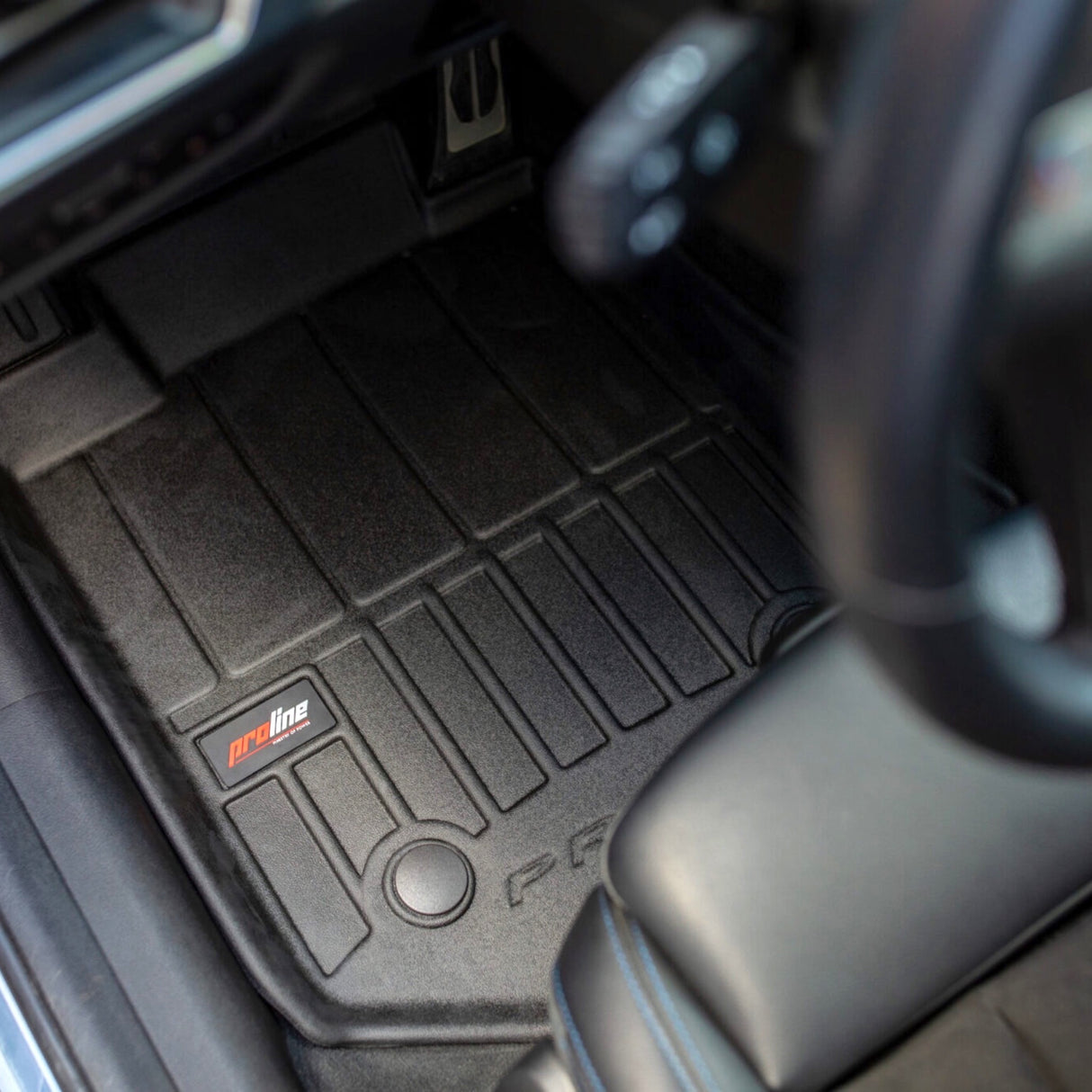 ProLine 3D Fußmatten für Tesla Model Y, ein Satz schwarze Allwetter-Fußmatten.