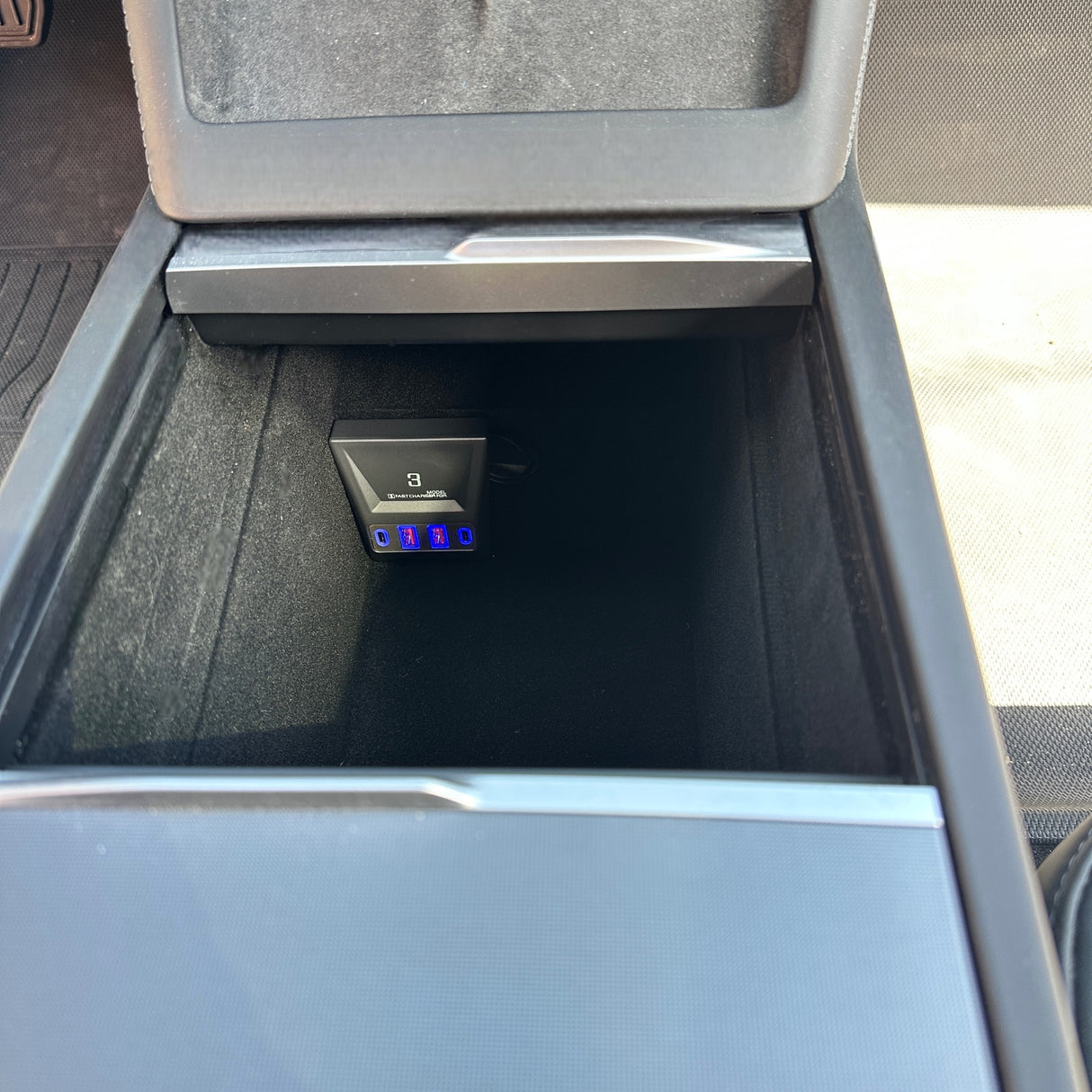 USB-Hub für Tesla Model 3 Highland
