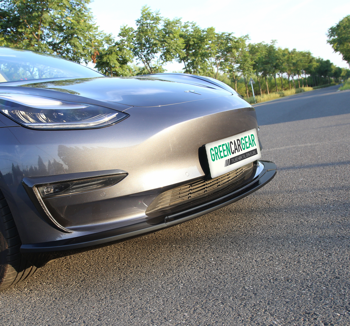 Komplettes Bodykit in mattschwarz - passend für Tesla Model 3