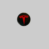 Mittelkappe mit mattem Look und rotem Tesla-Logo