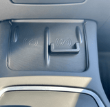 Cover für kabelloses Ladegerät (Smartphone + AirPod) für Tesla Model 3/Y
