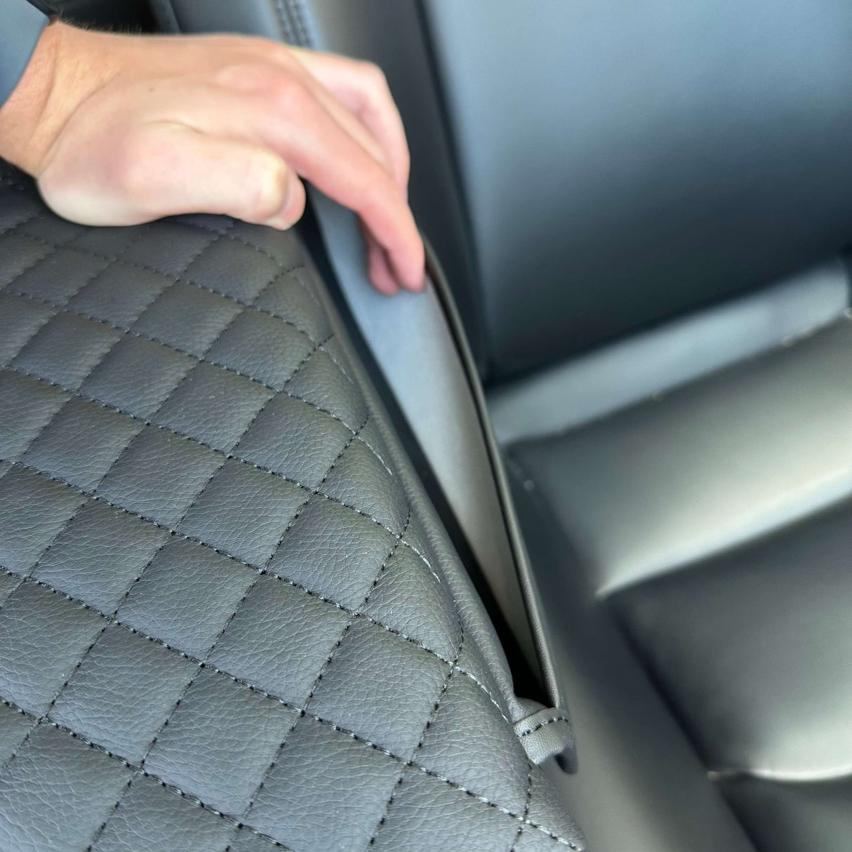 Bezug für Armlehne - Tesla Model 3/Y