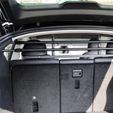 Hundegitter, gesehen vom Kofferraum im Tesla Model Y
