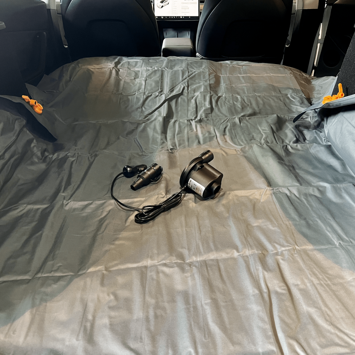 Luftmatratze mit 12V Pumpe