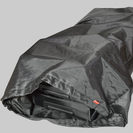 Autotaschen halb geöffnet, zeigen wie viel Platz vorhanden ist