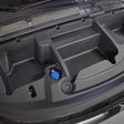 Frunk für Xpeng G6 mit mehreren Fächern unterteilt. Platz zum Nachfüllen von Scheibenwaschflüssigkeit